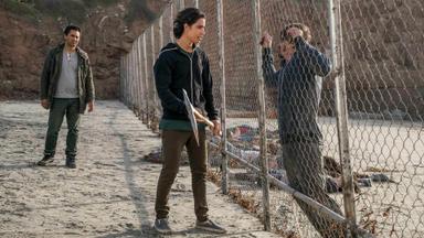 Fear the Walking Dead 2x2