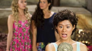 Mako Mermaids: An H2O Adventure 3x3