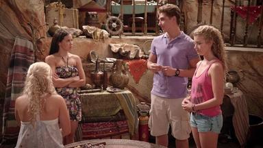 Mako Mermaids: An H2O Adventure 2x22